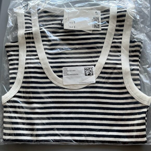 H&M NWT Women’s Black and White Striped Ribbed Tank Sz Small - Picture 3 of 3